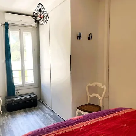 Moderne Avec Piscine Et Parking - Motte - Fr-1-790-42 *
